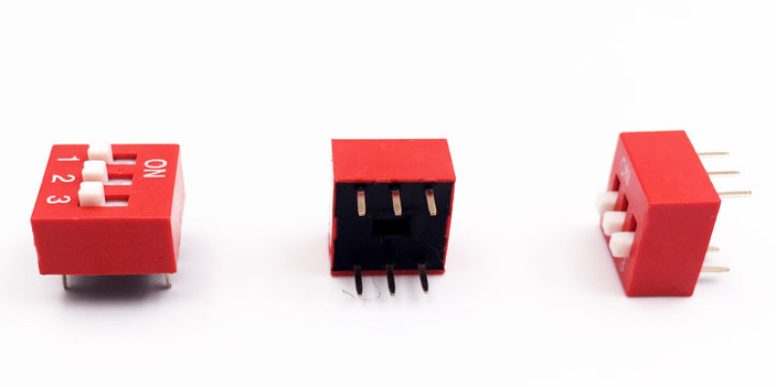 三位撥動開關(guān)3面圖