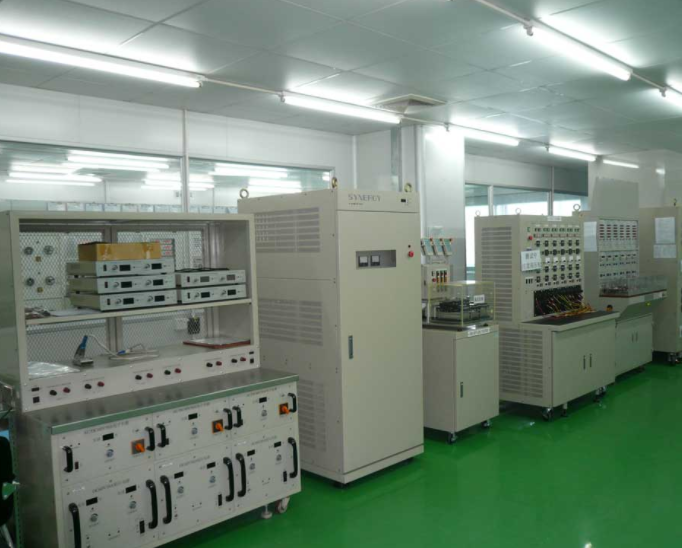 輕觸開關(guān)生產(chǎn)車間